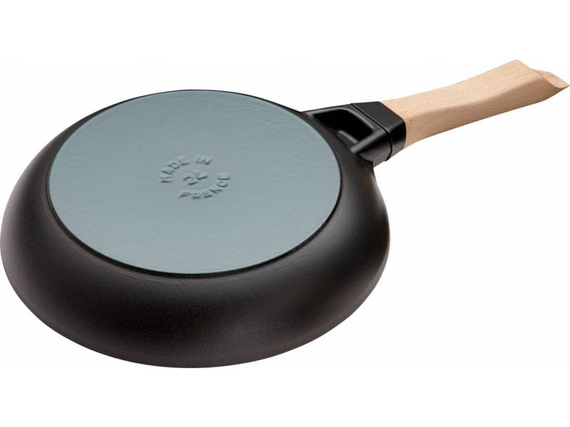 STAUB Pánev 24 cm dřevěná rukojeť černá