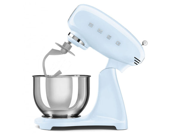 SMEG 50's Retro Style kuchyňský robot s nerezovou miskou 4,8 l pastelově modrý