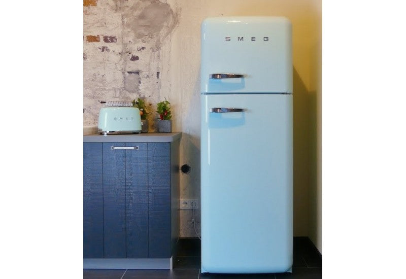 SMEG 50's RS kombinovaná lednice s mrazákem nahoře 222l/72l otv.levé 172x60 cm pastelově modrá