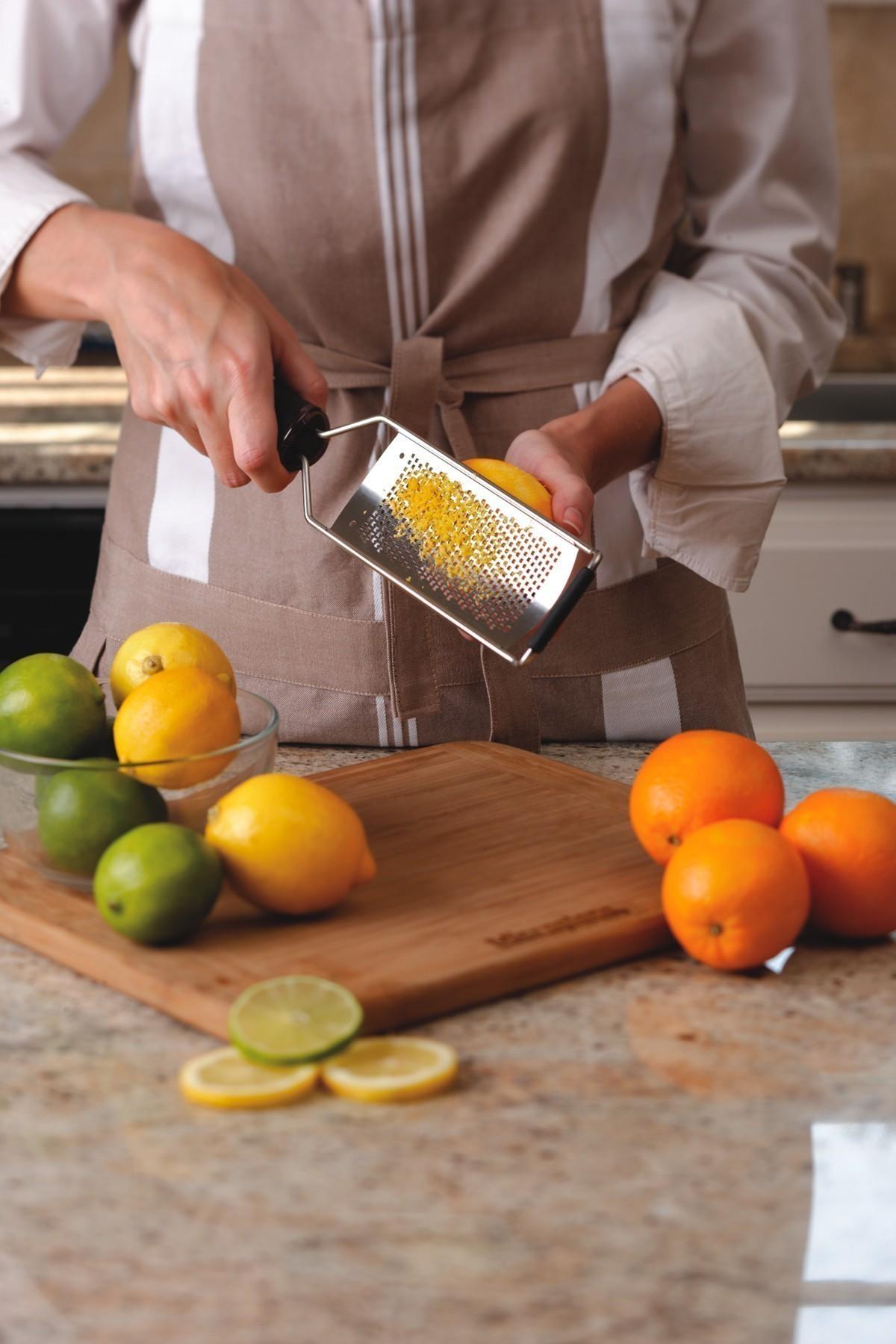 Microplane  Gourmet struhadlo jemné s rukojetí černá 45004