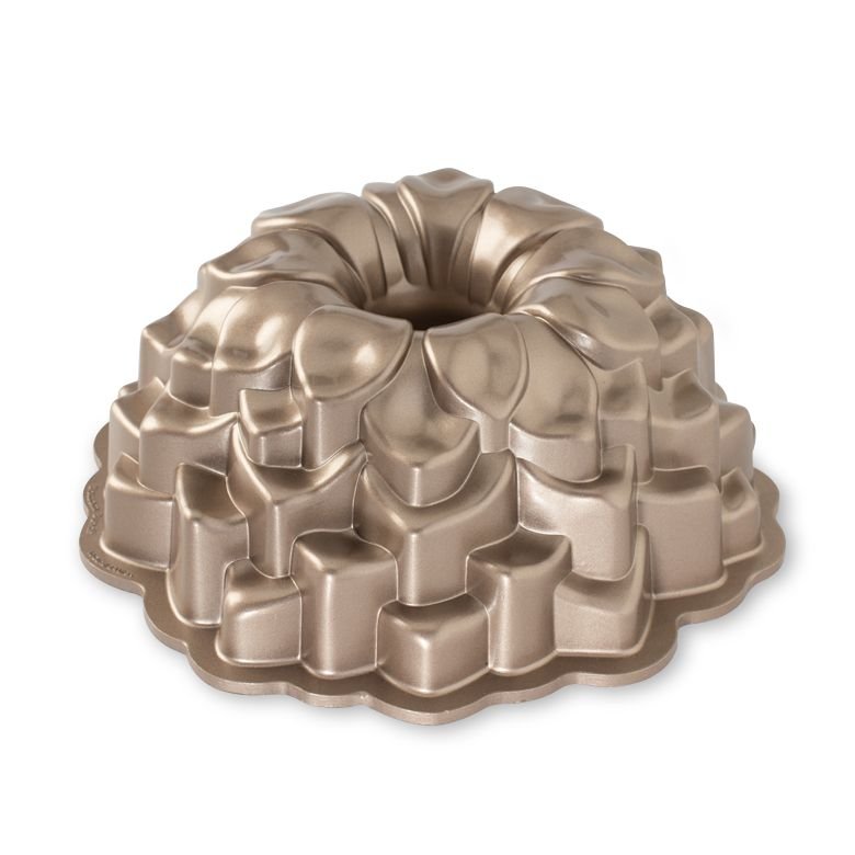 Nordic Ware Forma na bábovku Blossom 10 cup karamelová 87537