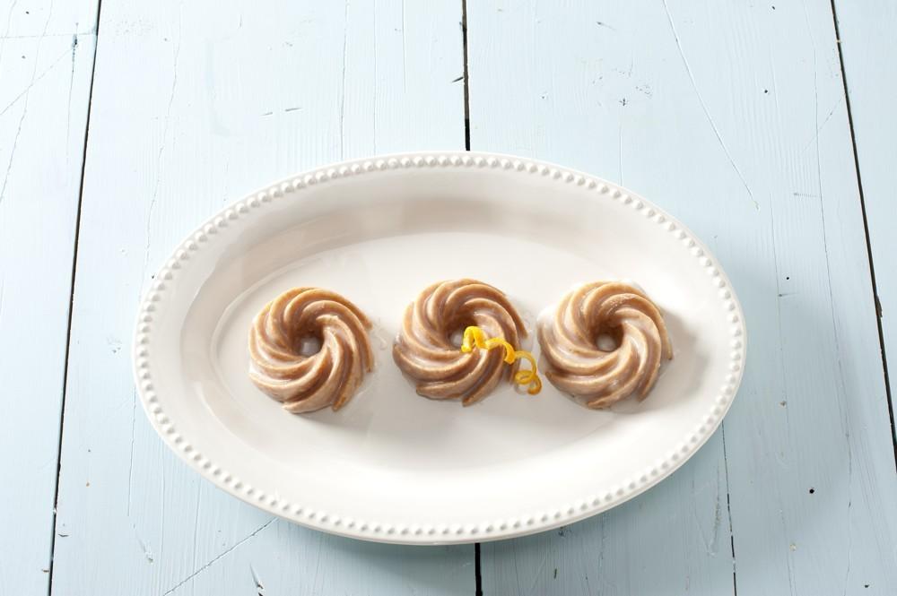 Nordic Ware Mini bábovky Heritage plát se 6 formičkami 4 cup zlatá 88077