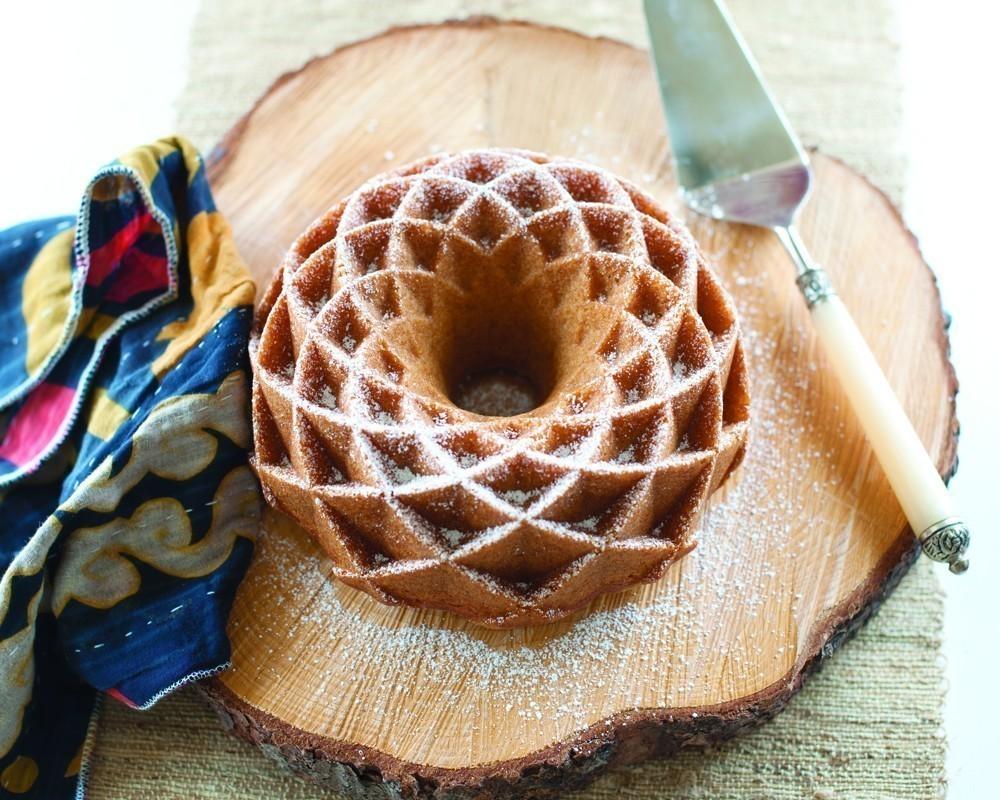 Nordic Ware Forma na bábovku Jubilee 10 cup zlatá 88377