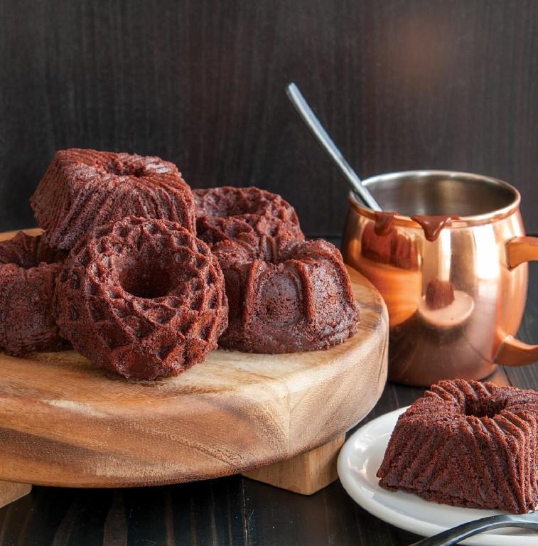 Nordic Ware Mini bábovky Premium gold plát se 6 formičkami 3,5 cup zlatá 91277