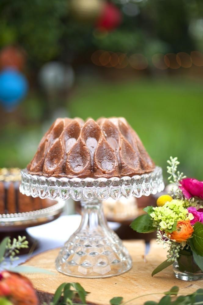 Nordic Ware Forma na bábovku Crown 10 cup zlatá 91777