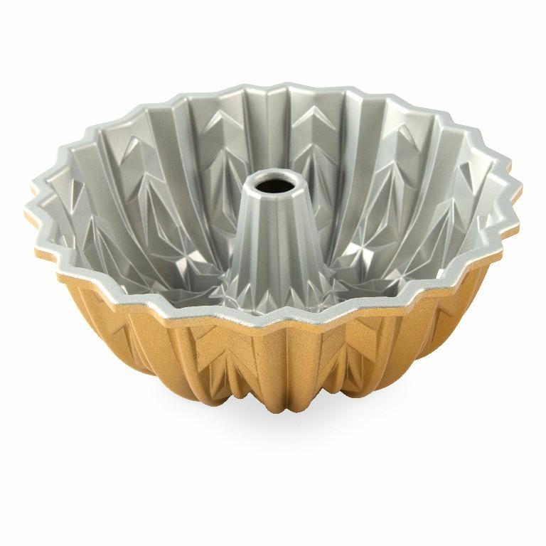 Nordic Ware Forma na bábovku Crystal 10 cup zlatá 92877