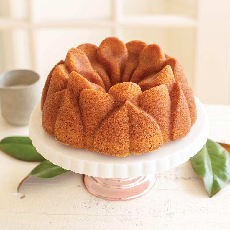 Nordic Ware Forma na bábovku Magnolia 10 cup karamelová 93848