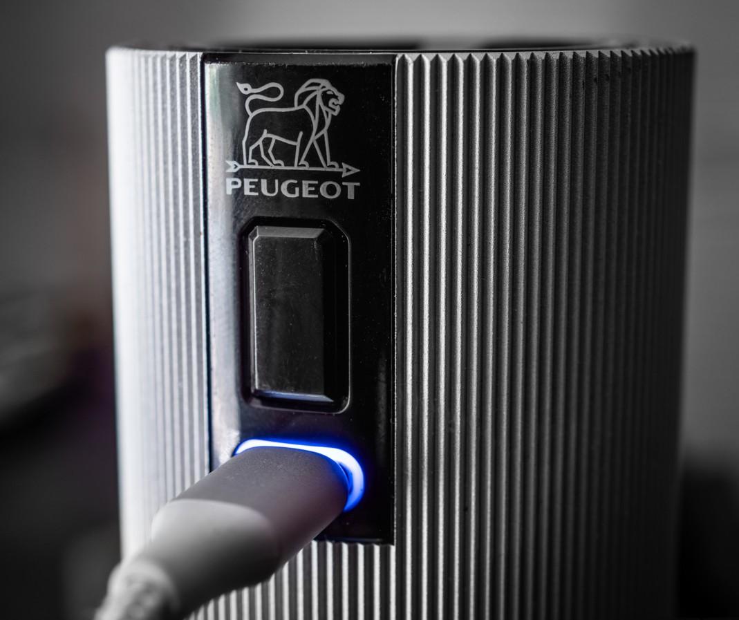 Peugeot LINE U´SELECT mlýnek na sůl, ZIRLION electric aluminium 15 cm  4313100