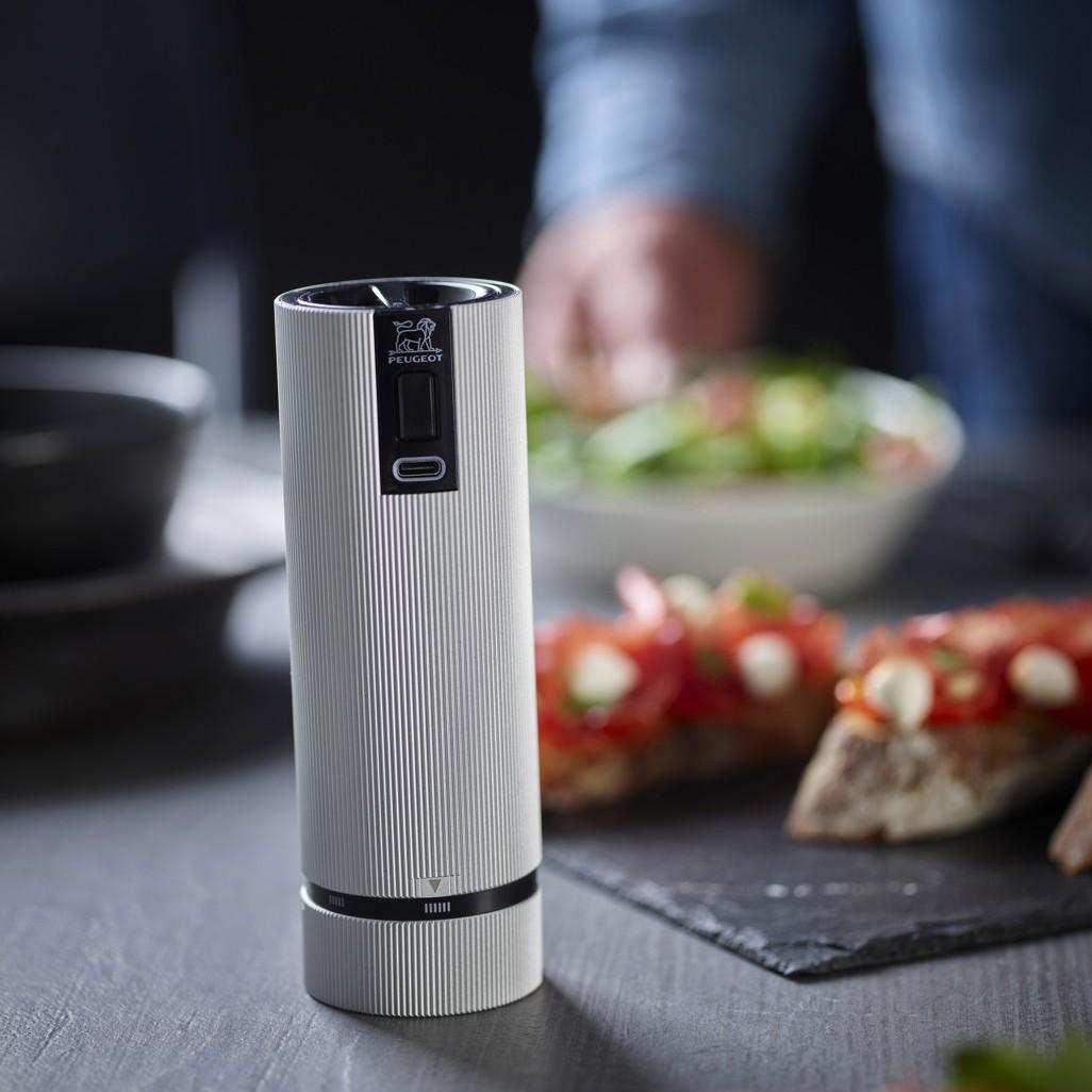 Peugeot LINE U´SELECT mlýnek na sůl, ZIRLION electric aluminium 15 cm  4313100