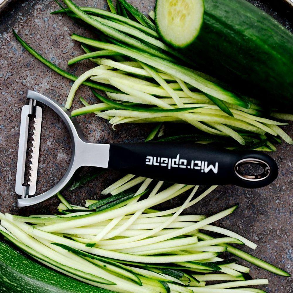 Microplane  Professional široká škrabka Julienne, černá  48083