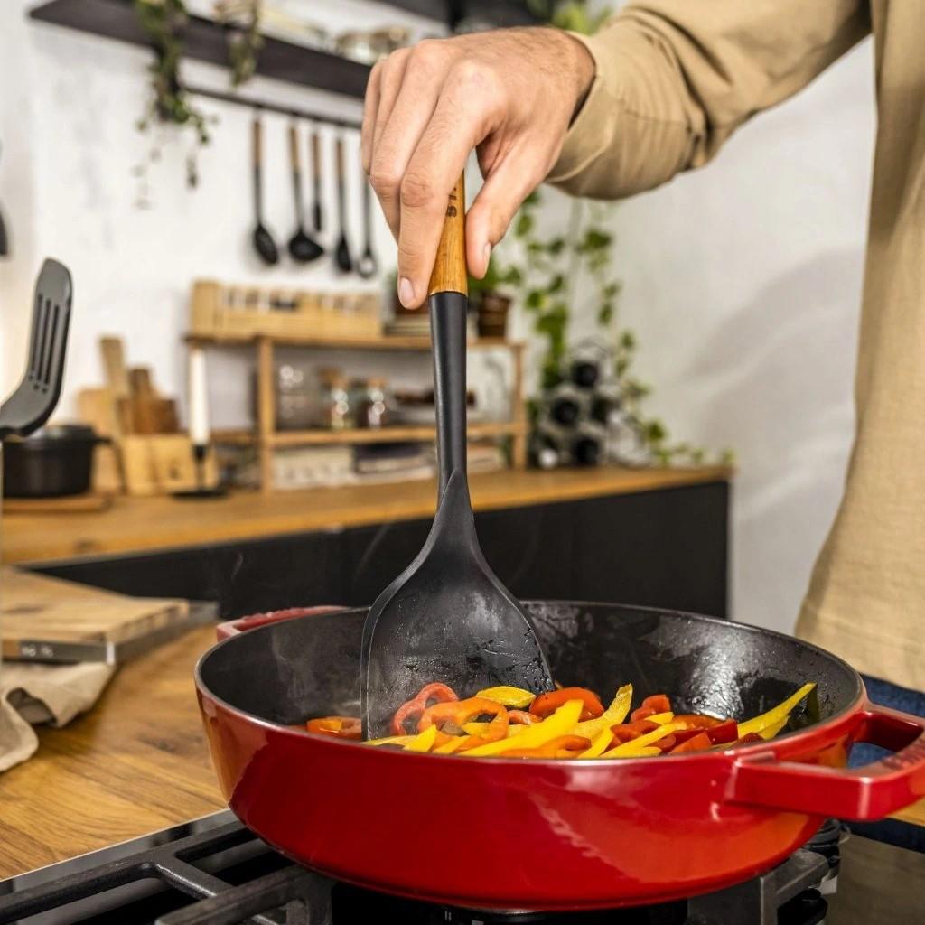 Staub obracečka pro wok 31 cm 1003589