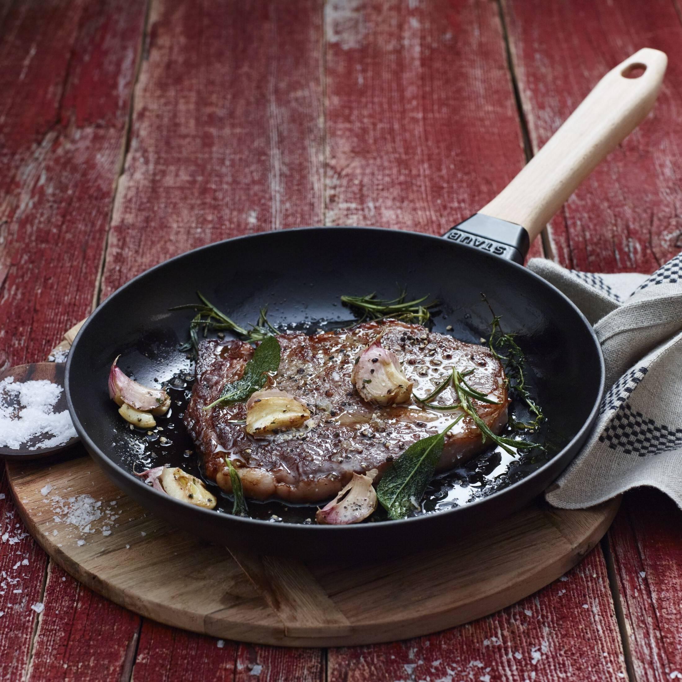 Staub Pánev 20 cm dřevěná rukojeť černá 1005020