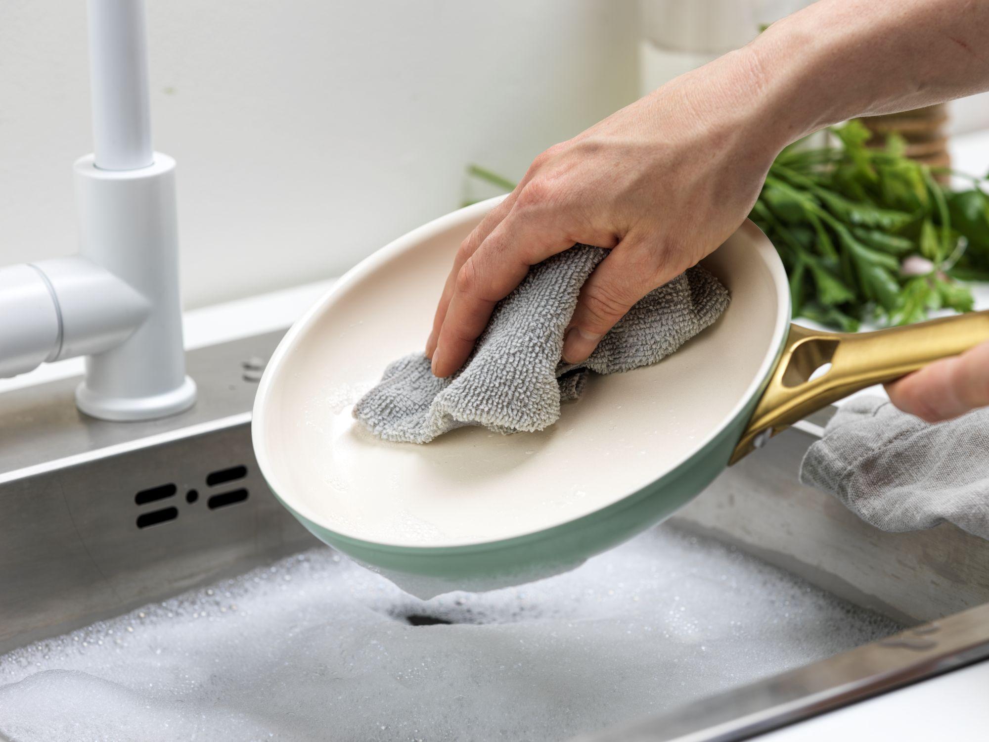 GreenPan PADOVA Reserve, sada pánví 20 + 26 cm, pastelově zelená CC008488-001