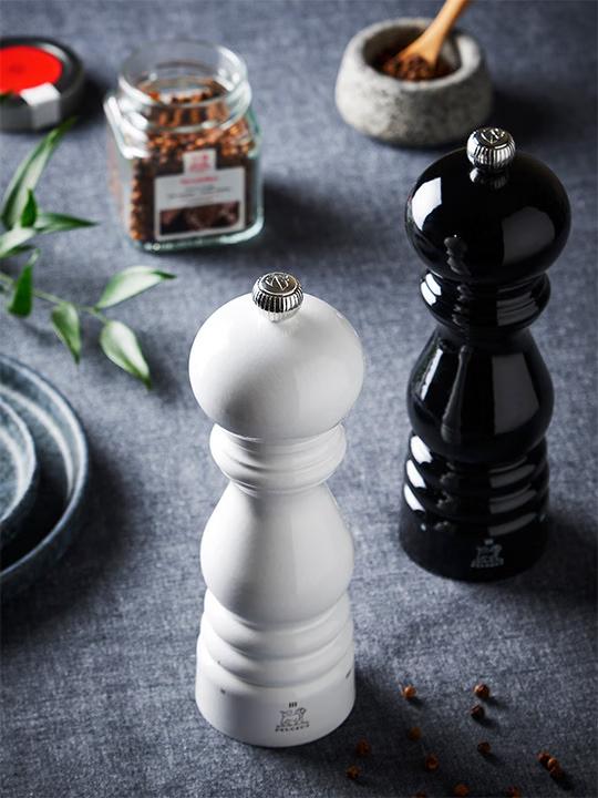 Peugeot PARIS U´SELECT mlýnek na pepř 18 cm černý lak 23706