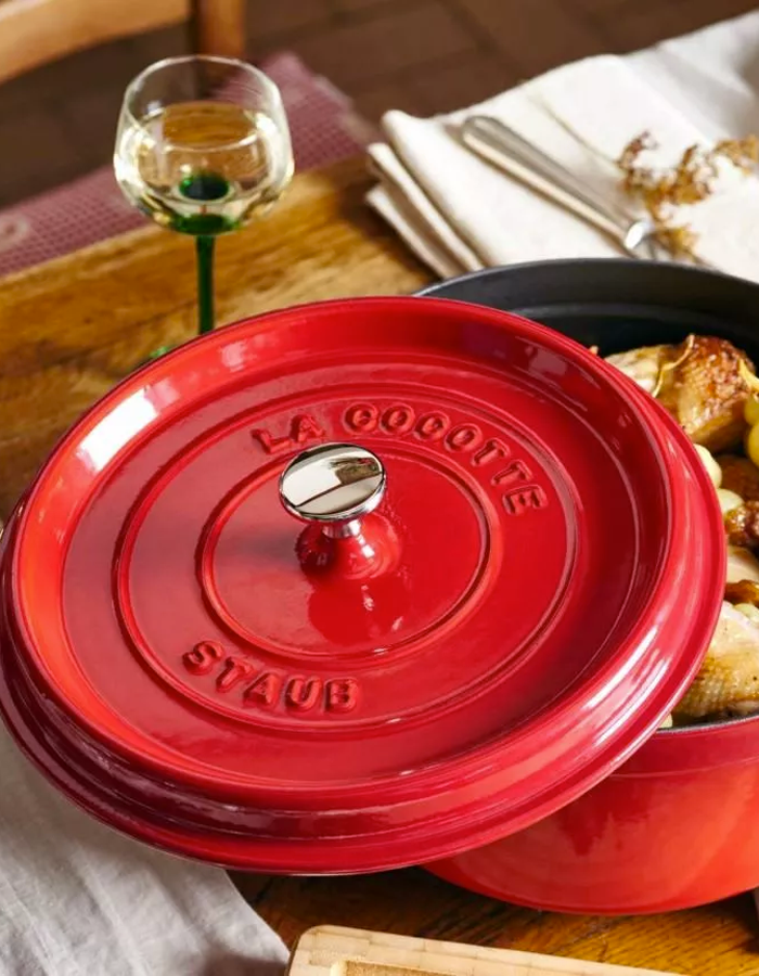 STAUB Cocotte hrnec ve tvaru rajčete 19 cm/0,47l keramika višeň